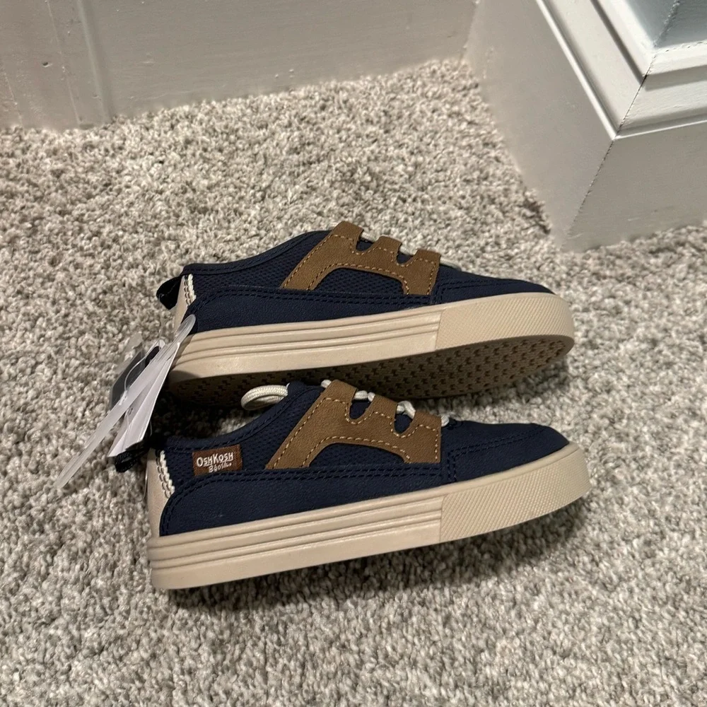 New Oshkosh B’gosh Forketa Toddler Boys Casual shoes 8T Blue Brown